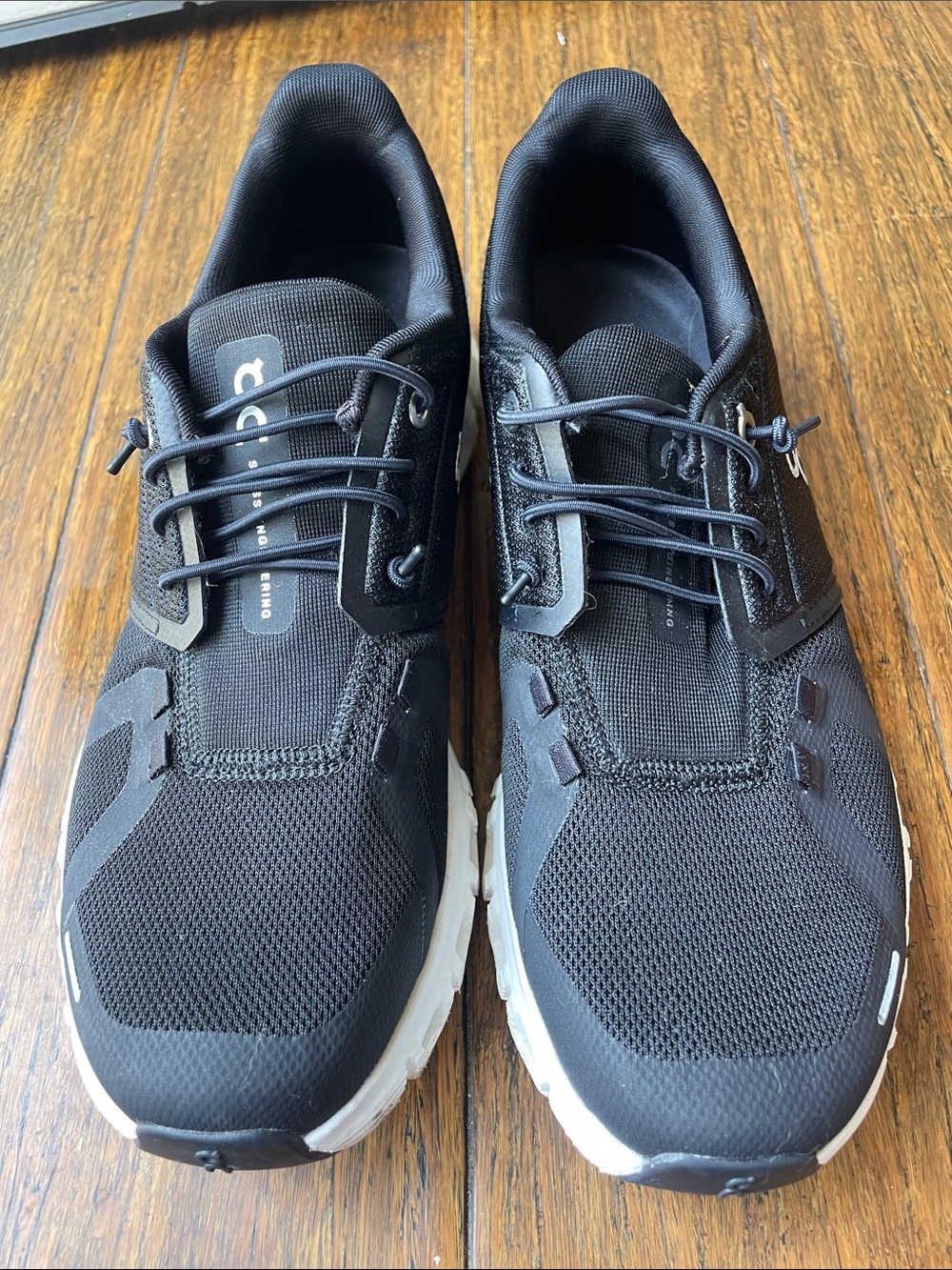 Women's On cloud Black Performance Sneakers